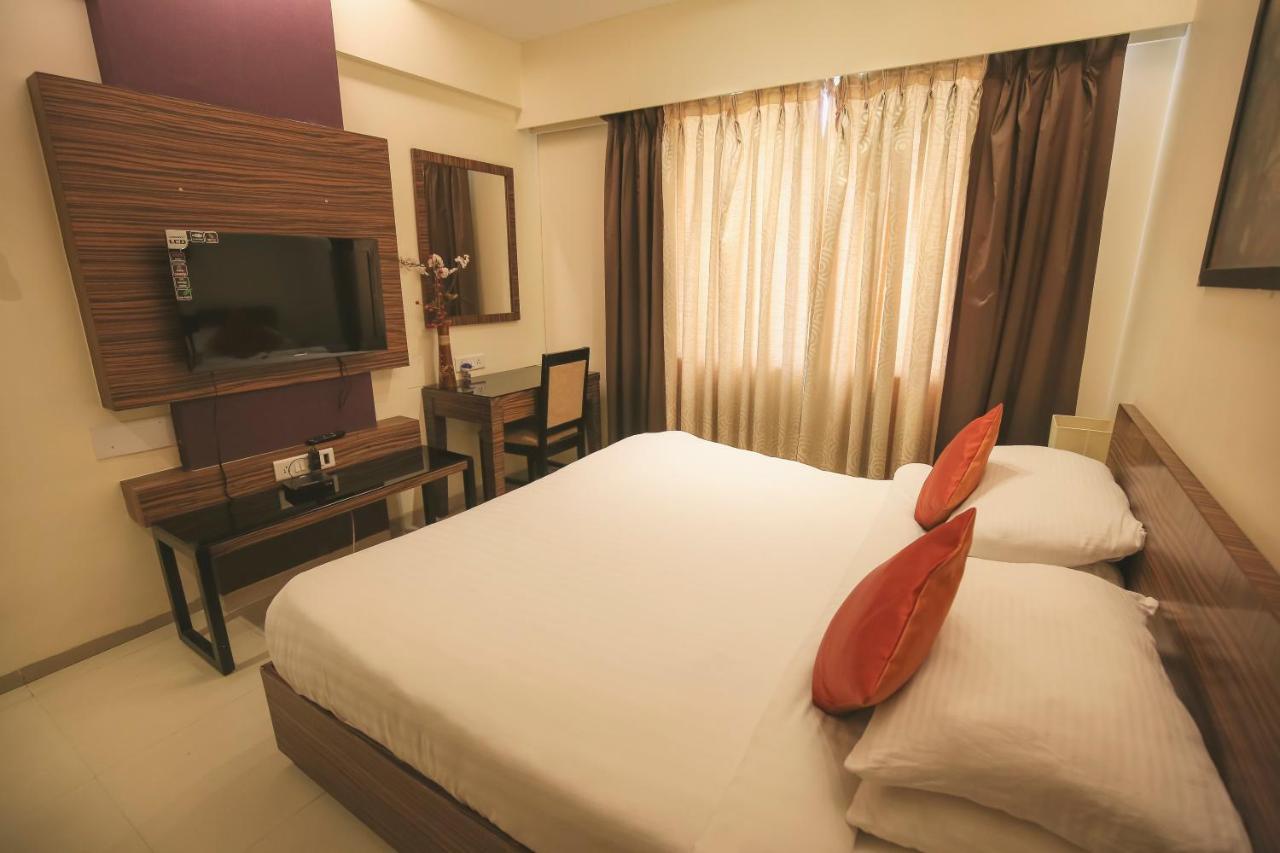 The Gold Haven Hotel Pune Exterior foto